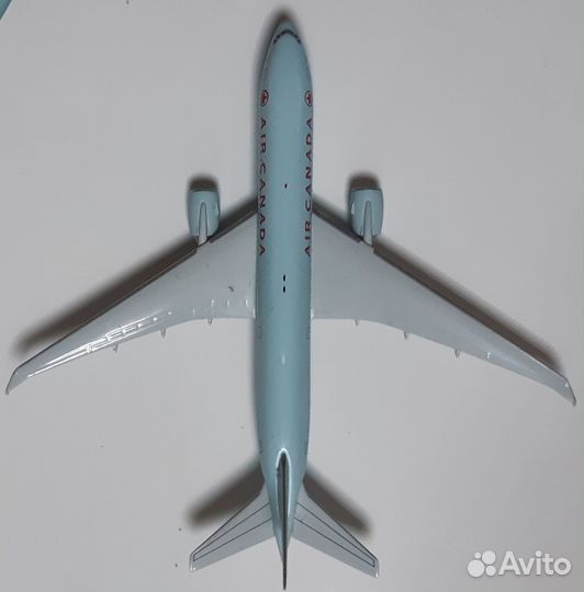 Модель самолета Boeing 777-233LR Air Canada 1:400