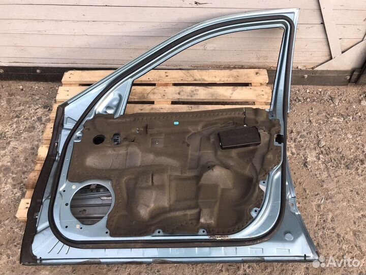 Дверь передняя правая для Мерседес W220