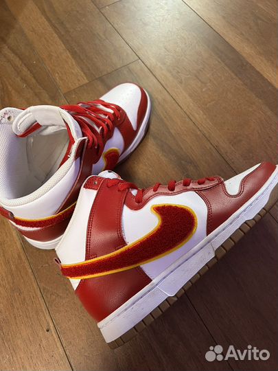 Nike Dunk High Chenille Swoosh