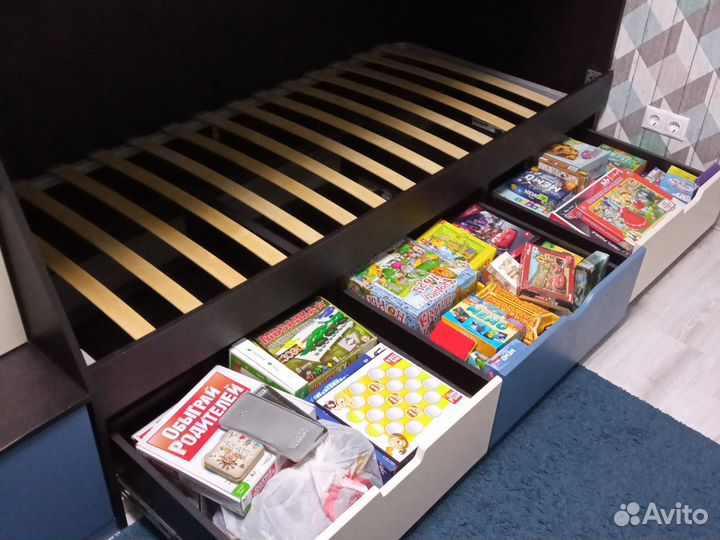 Двухъярусная кровать с матрасом