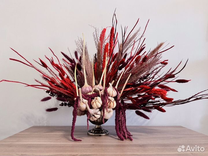 Интерьерная композиция из сухоцветов