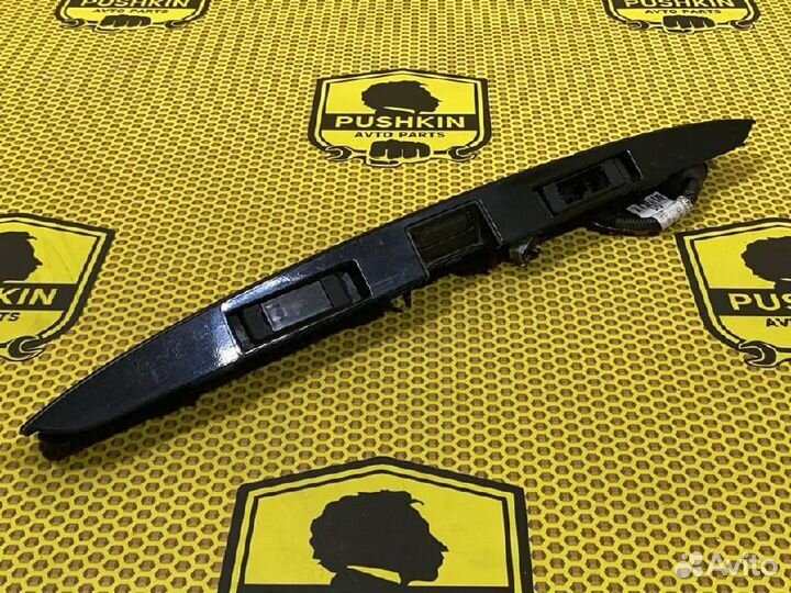 Накладка крышки багажника Nissan Note