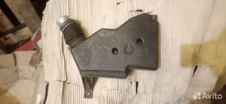 Резонатор воздушного фильтра с Lexus RX400h