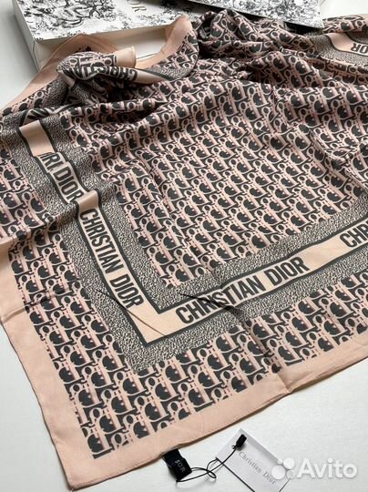 Шелковый платок Dior