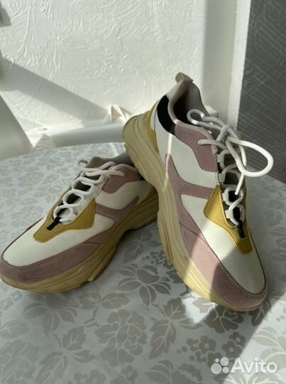 Кроссовки женские 39 р-р