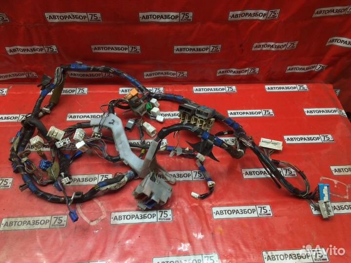 Коса под торпедо Toyota Camry SV41 3SFE 1996