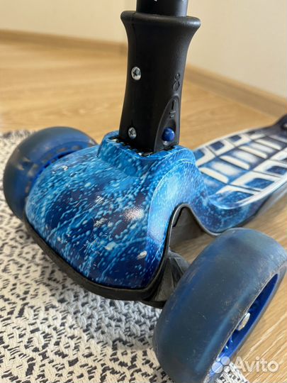 Самокат трехколесный