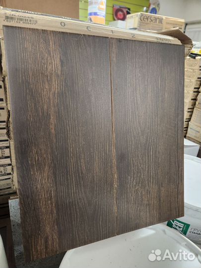 Керамическая плитка под дерево коричневый