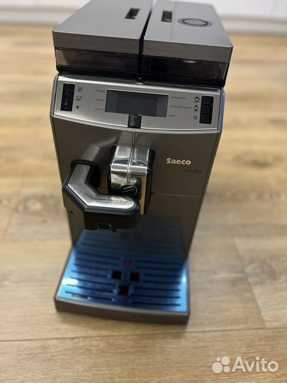 Продам кофемашинку Saeco Lirica