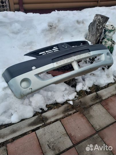 Бампер на рено логан