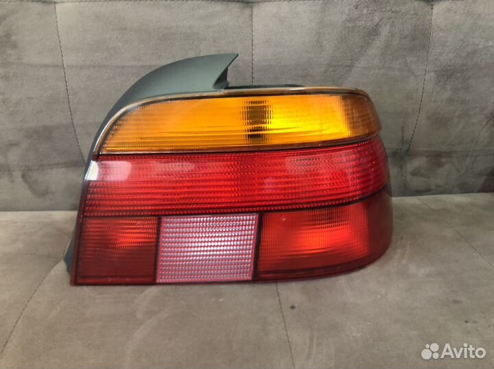 Фонарь правый BMW E39