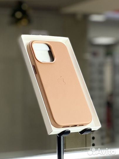 Чехол на iPhone 14 Pro Max коричневый