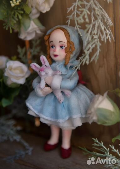 Ватная девочка с зайкой