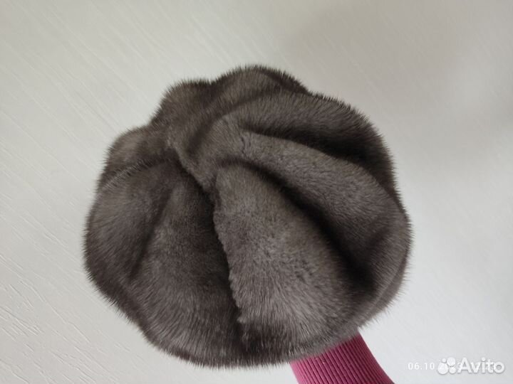 Женская меховая шапка