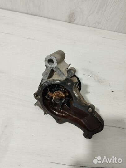 Помпа Mitsubishi 4G93 Митсубиси