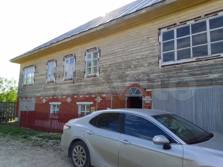 Дом 190 м² на участке 8 сот.