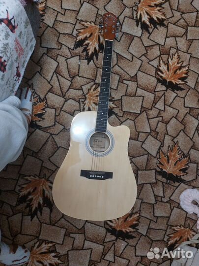 Акустическая гитара