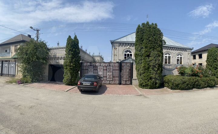 Дом 300 м² на участке 10 сот.