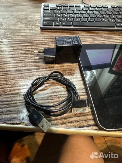 Samsung GT-P7500 32гб
