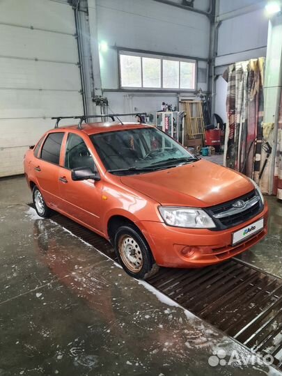 LADA Granta 1.6 МТ, 2013, битый, 114 000 км