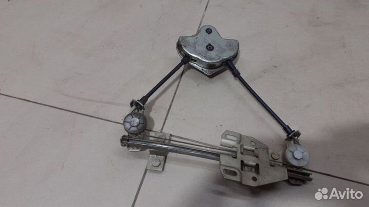 Стеклоподъемник механический задний левый Лада