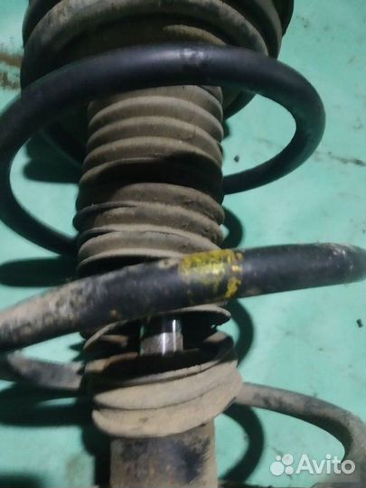 Стойка Toyota Rav4 XA30