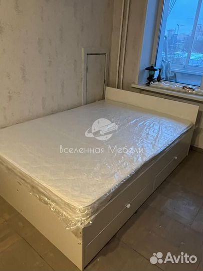Кровать двуспальная