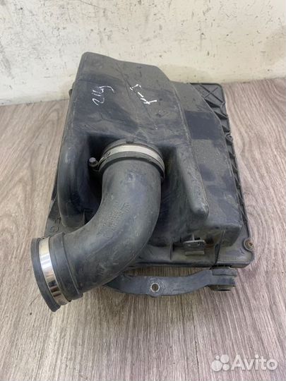 Корпус воздушного фильтра Opel Zafira B Z16XEP