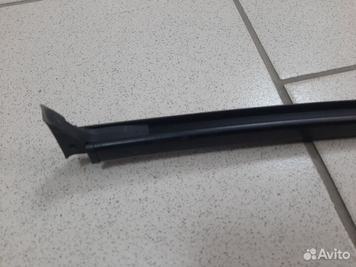 Направляющая стекла задняя правая Rav4 40 2012-19