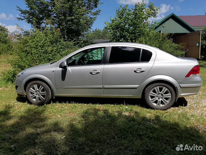Opel Astra 1.6 AMT, 2011, 106 000 км