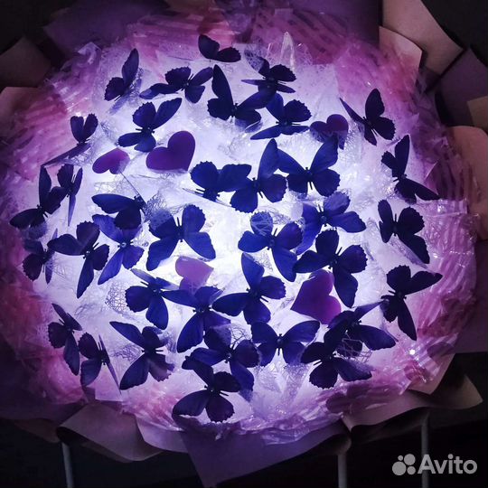 Светящийся букет из бабочек