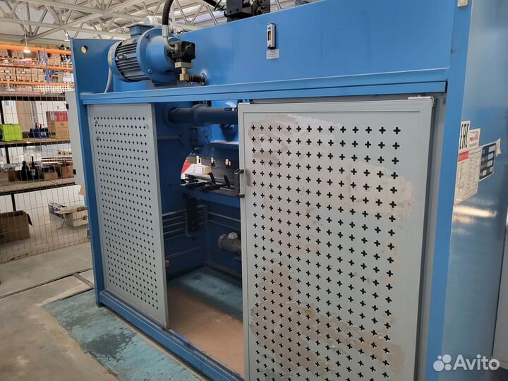 Гидравлический листогибочный пресс PBH 100/3200 с