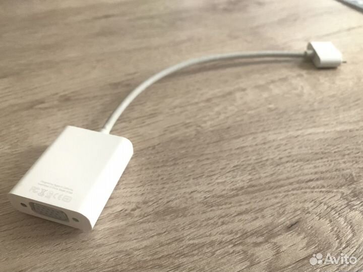 Адаптер Apple 30-pin в VGA