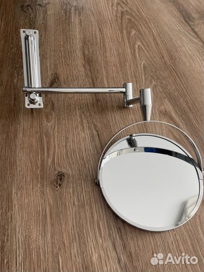 Зеркало косметическое настенное