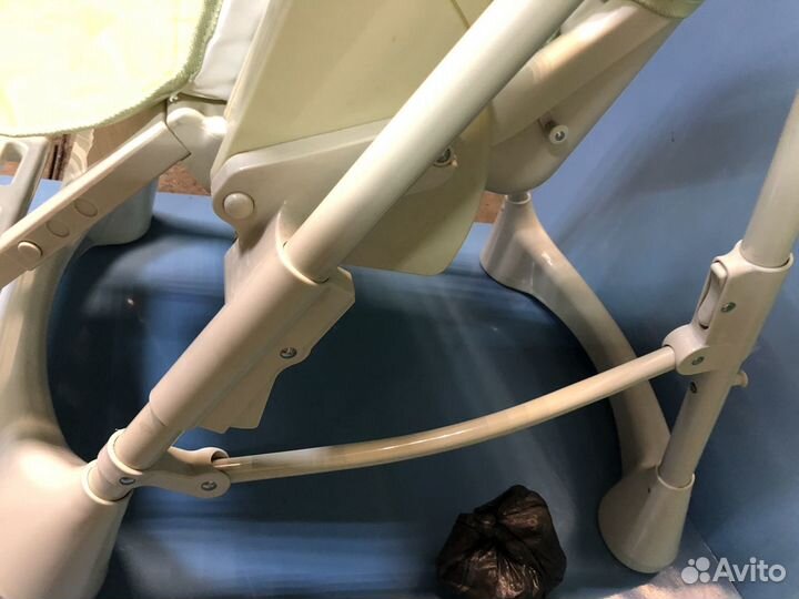 Стульчик для кормления Happy Baby berny