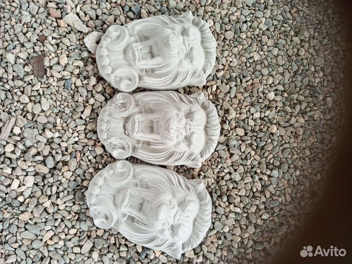 Барельеф лев