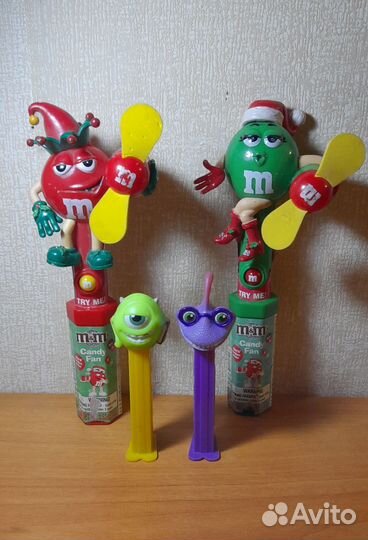 Диспенсоры для драже M&Ms и PEZ диспенсоры