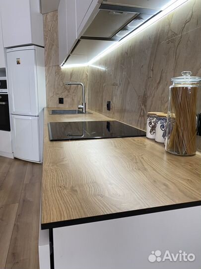 Тонкая столешница для кухни из HPL