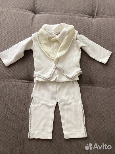 Комтюм на выптску