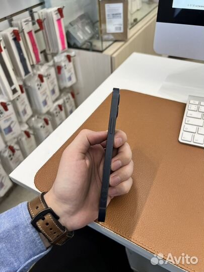 iPhone 12, 64 ГБ