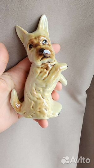 Фарфоровая статуэтка 