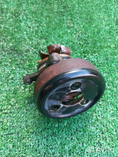 Водяной насос Mazda 2.0 LF