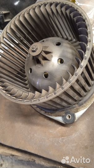 Моторчик печки Nissan Patrol/Safari 160/161 24V