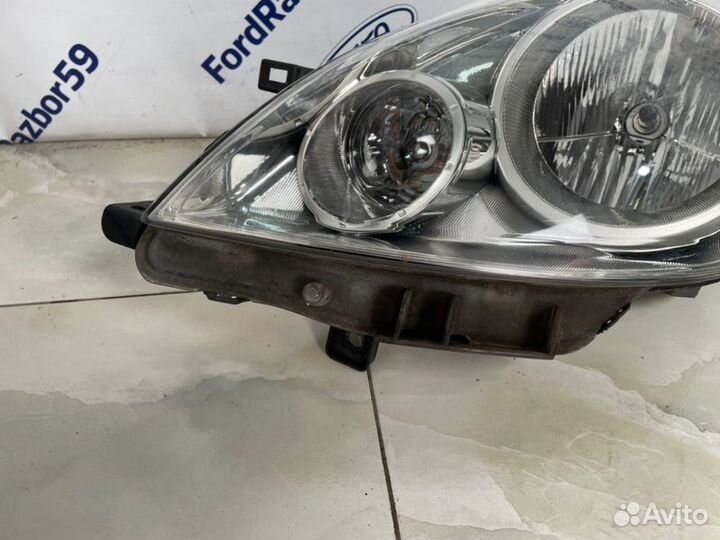 Фара передняя левая Nissan Note E11 2008-2013