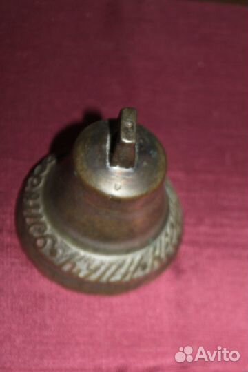 Колокол старинный с пословицей