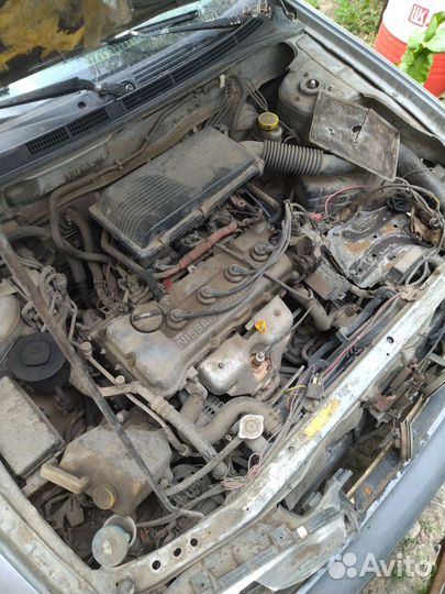 Nissan Almera 1.6 AT, 1999, битый, 250 000 км