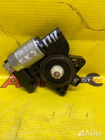 Мотор стеклоподъемника передний правый Mazda