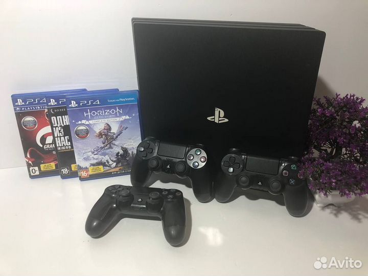 PlayStation 4 pro 1 tb(+3 игры и 3 геймпада) (1512