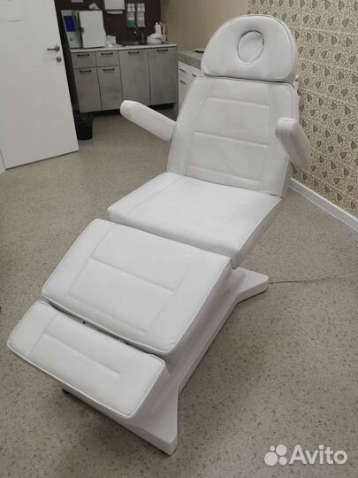 Косметологическое кресло/кушетка медицинская