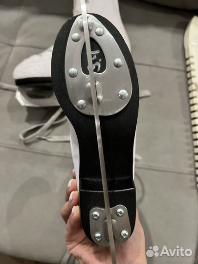 Коньки фигурные 35 размер